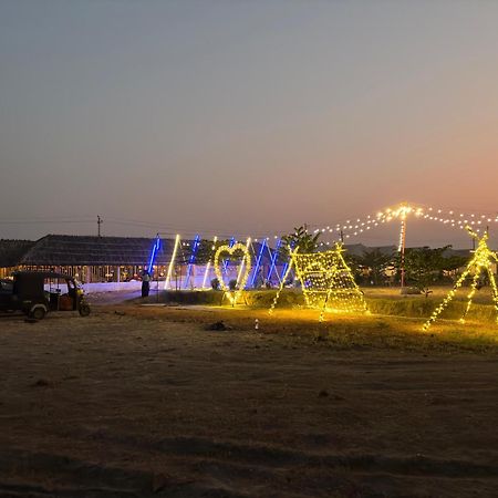 Murali Guesthouse Hampi Bagian luar foto
