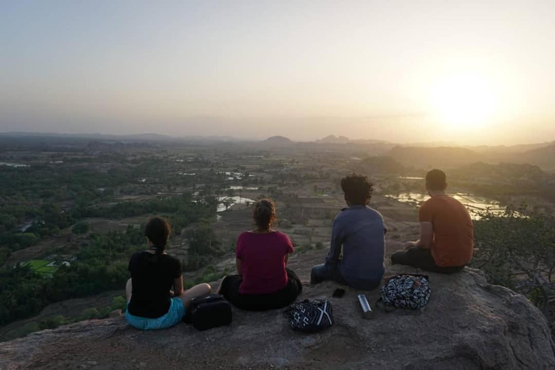 Murali Guesthouse Hampi Bagian luar foto