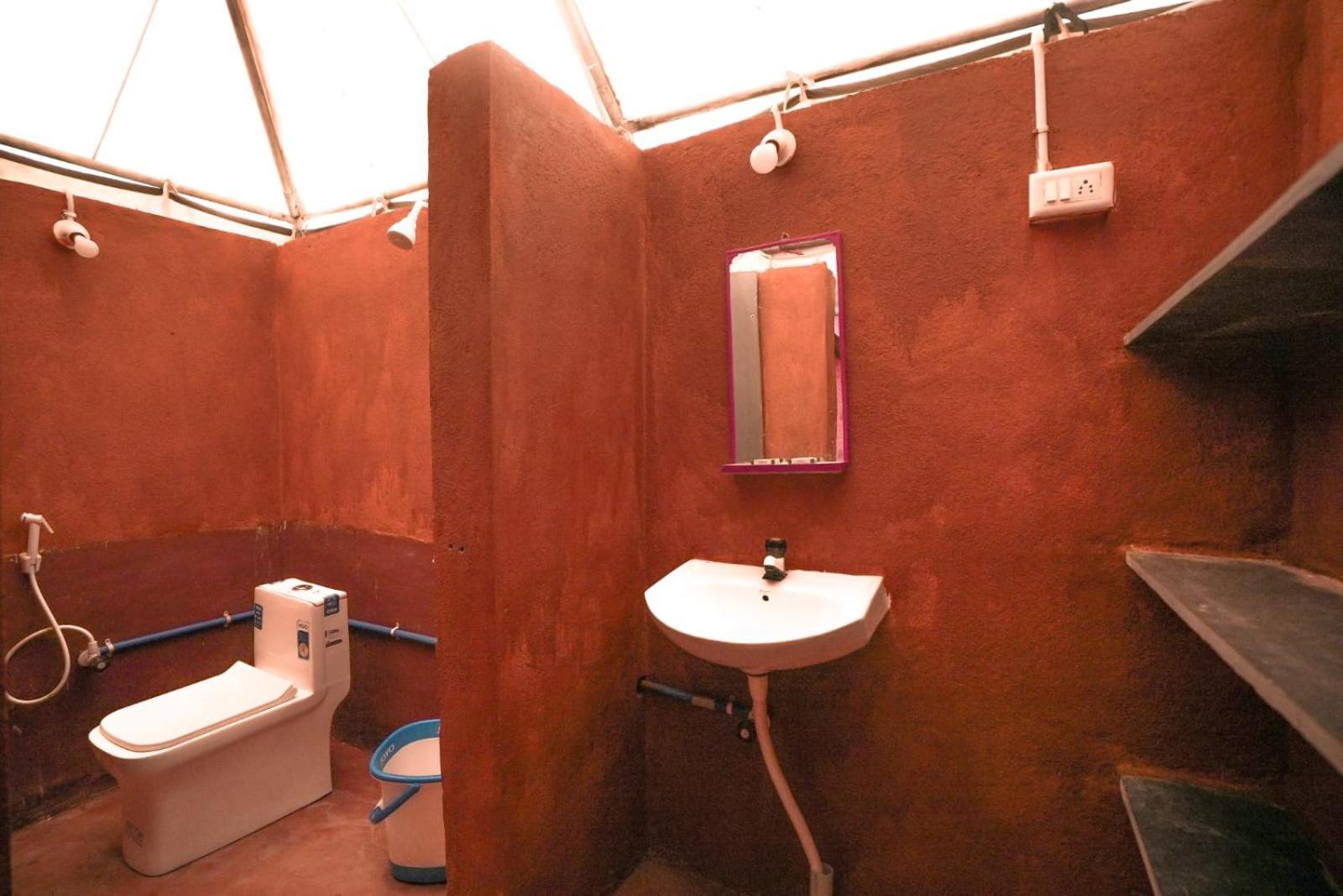 Murali Guesthouse Hampi Bagian luar foto