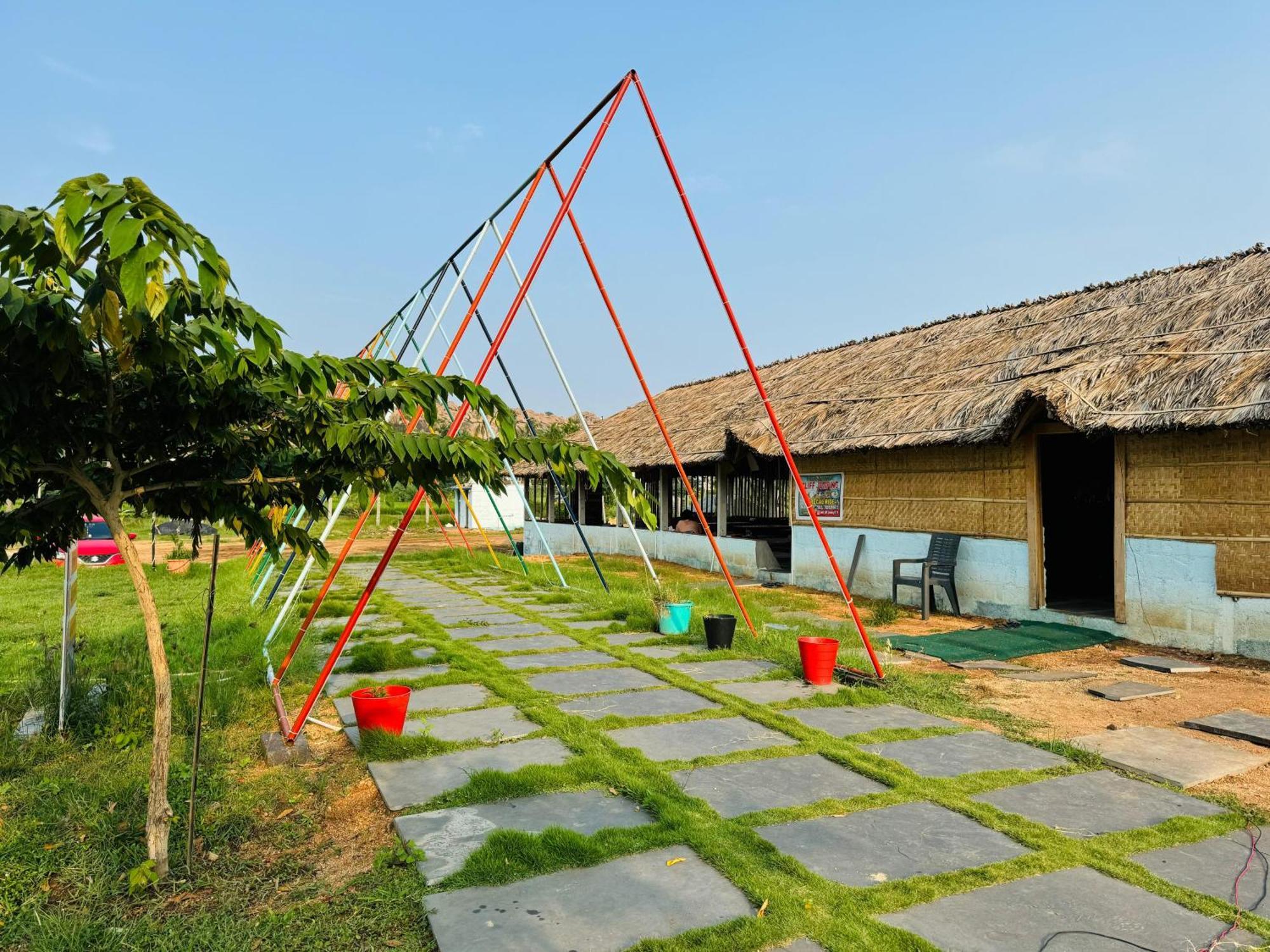 Murali Guesthouse Hampi Bagian luar foto